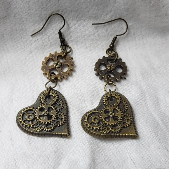 Steam punk heart earrings - Picture 1 of 4